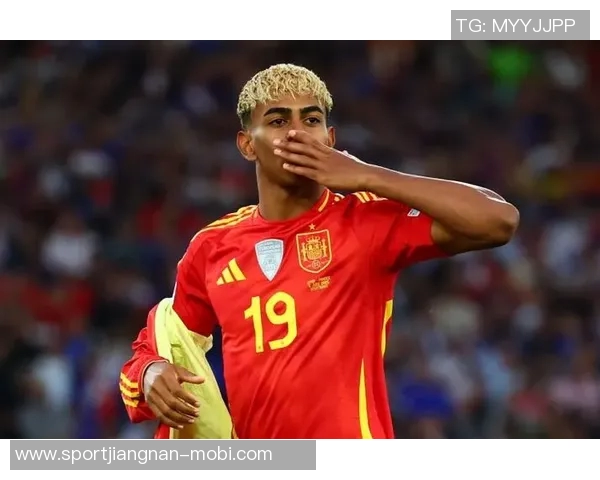 亚马尔开设个人油管频道展示迪亚斯哥伦比亚球衣引发球迷热议